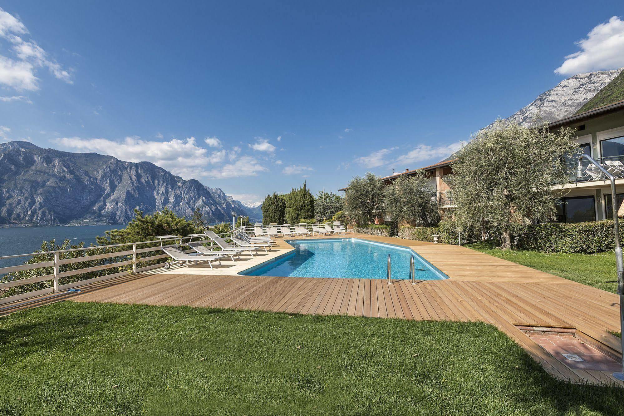 Residence Parco Lago Di Garda Malcesine Exterior photo