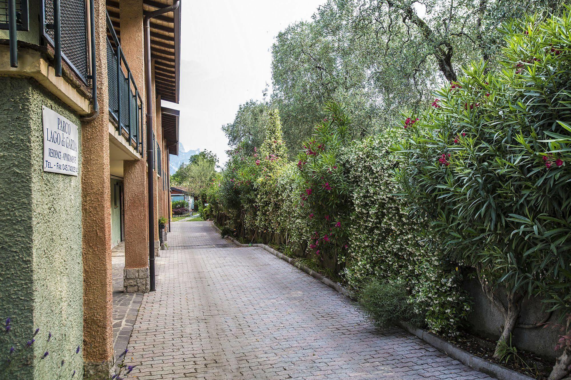 Residence Parco Lago Di Garda Malcesine Exterior photo