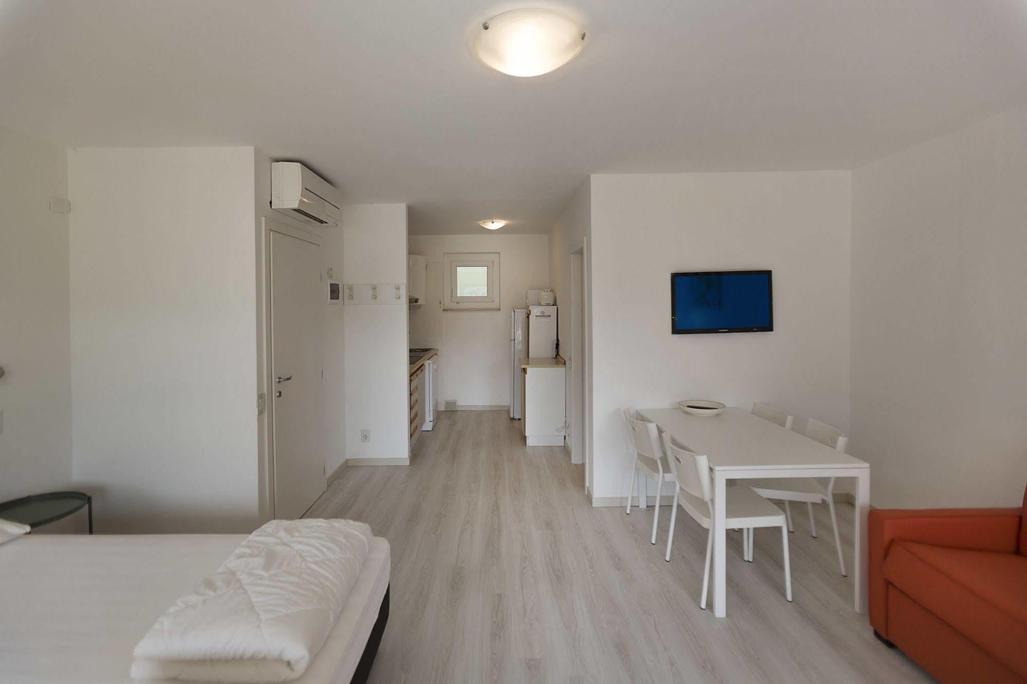 Residence Parco Lago Di Garda Malcesine Exterior photo