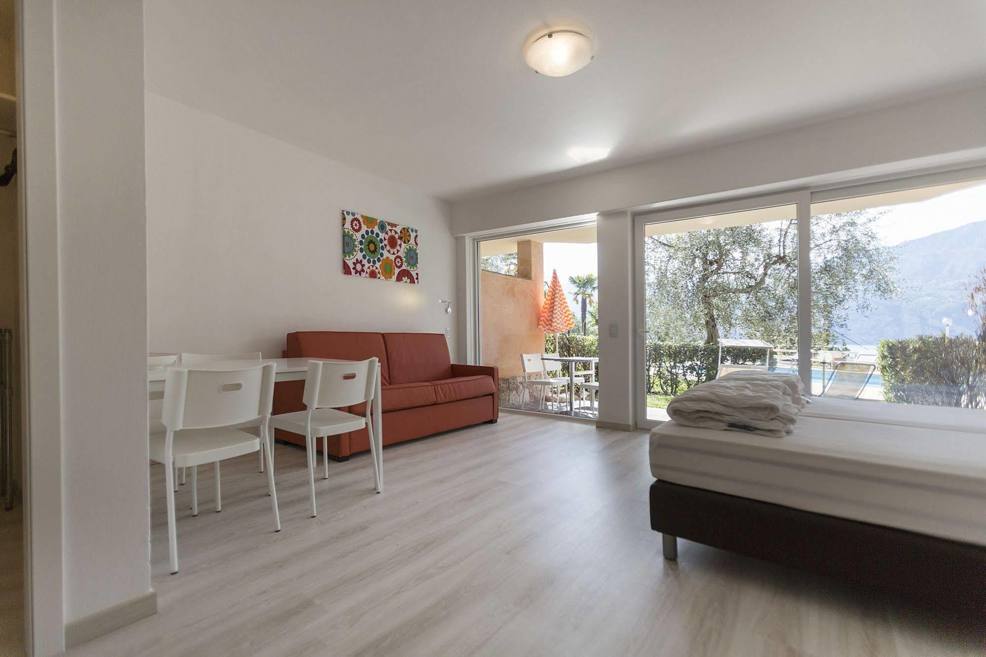 Residence Parco Lago Di Garda Malcesine Exterior photo