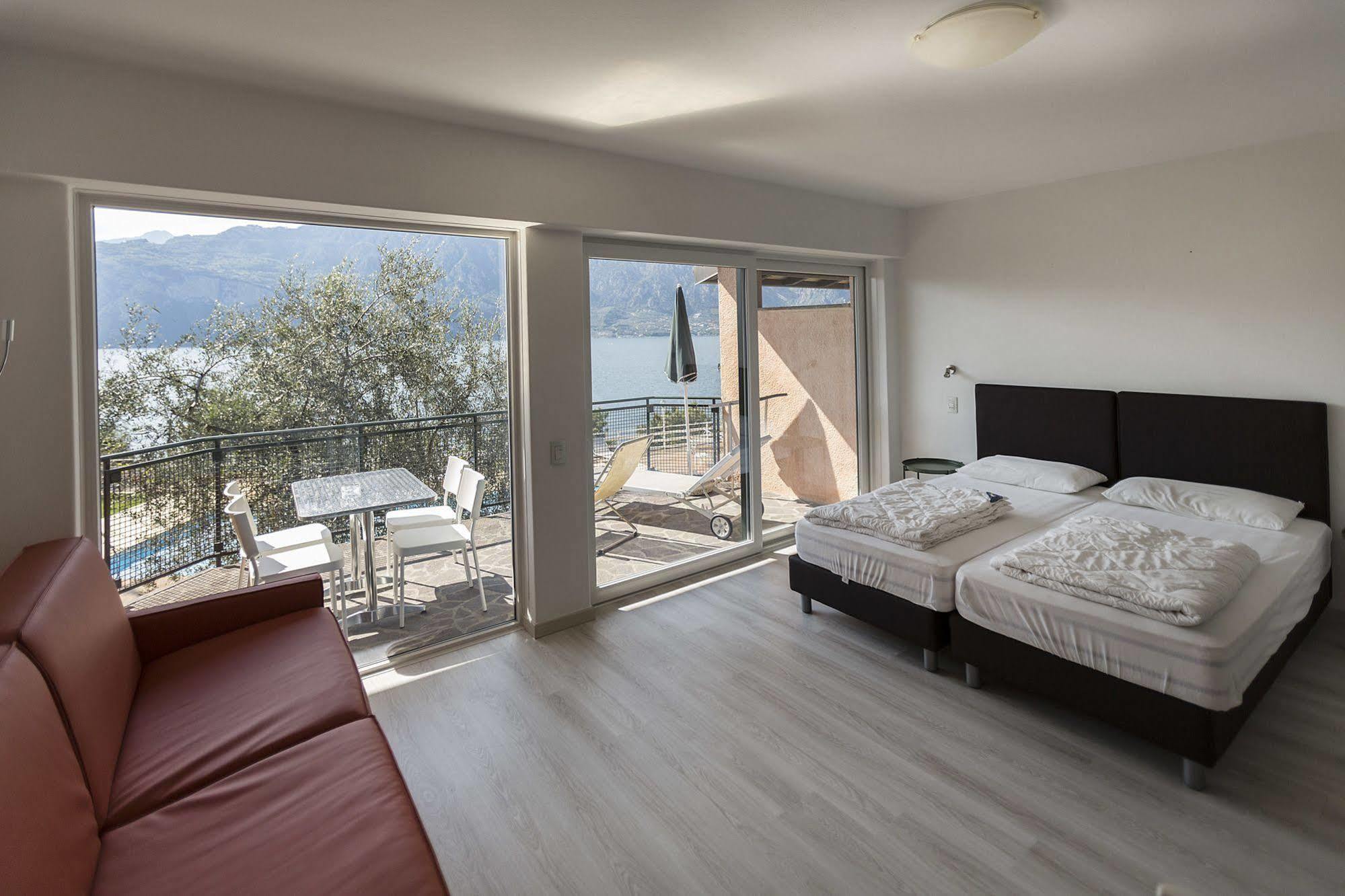 Residence Parco Lago Di Garda Malcesine Exterior photo