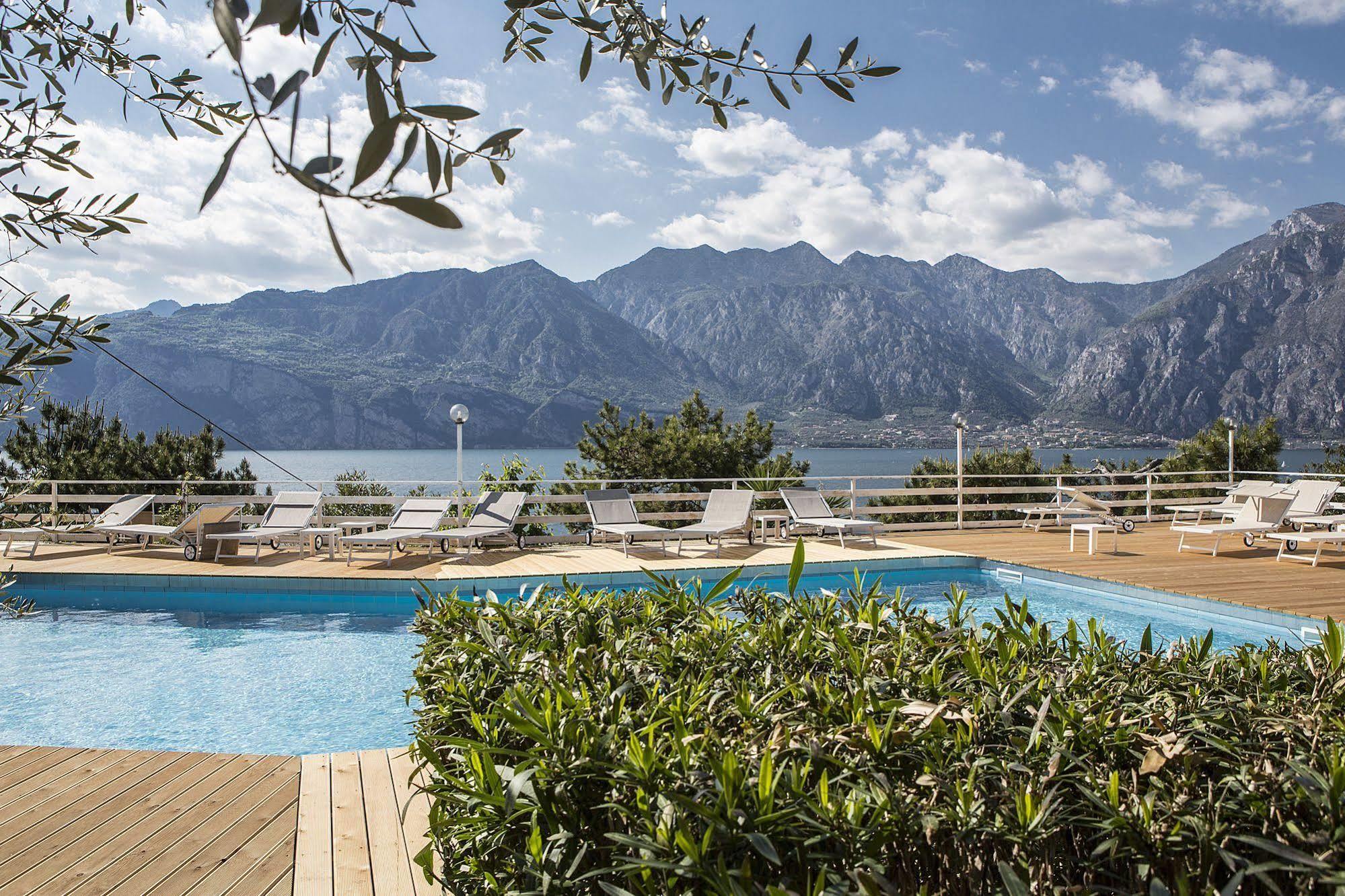 Residence Parco Lago Di Garda Malcesine Exterior photo